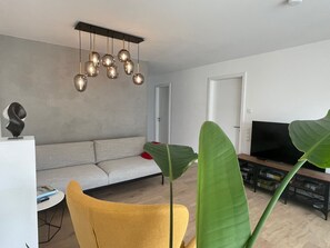 Smart TV - Alma - Art Luxury Modern Ambience (Karlsruhe)