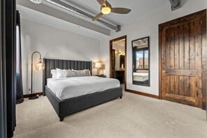 2 Schlafzimmer, Schreibtisch, Bügeleisen/Bügelbrett, kostenloses WLAN