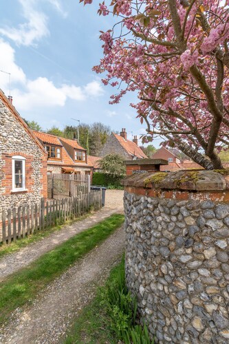 Post Box Cottage - a self catering cottage that sleeps 4 guests in 2 bedrooms