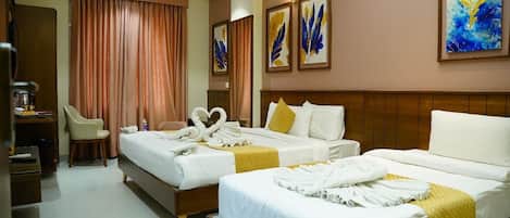 Suite Mewah | 1 kamar tidur, brankas, meja kerja, dan ruang kerja ramah laptop