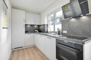 Køleskab, mikrobølgeovn, ovn, opvaskemaskine