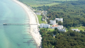 Una spiaggia nelle vicinanze