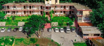 Hotel Mountain Track- Taranna Balakot