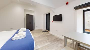 1 habitación, wifi y ropa de cama