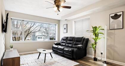 Chic and Comfortable 1BR Apartment near Bradley U