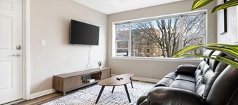 Chic and Comfortable 1BR Apartment near Bradley U