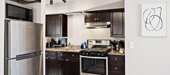 Chic and Comfortable 1BR Apartment near Bradley U