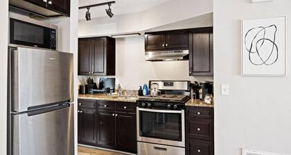 Chic and Comfortable 1BR Apartment near Bradley U
