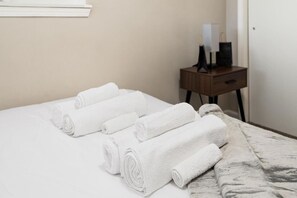 1 chambre, bureau, fer et planche à repasser, Wi-Fi