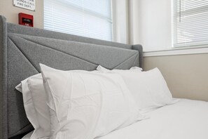 1 bedroom, desk, iron/ironing board, WiFi