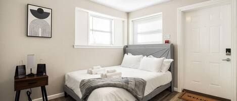 1 chambre, bureau, fer et planche à repasser, Wi-Fi