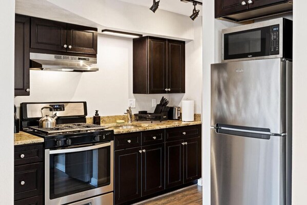 Fridge, microwave, oven, stovetop