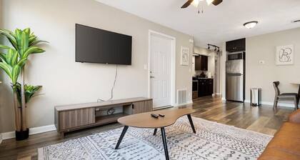 Urban 1BD moments away from DT Peoria