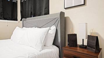 1 bedroom, desk, iron/ironing board, WiFi