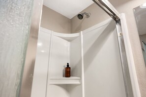 Hårtørrer, håndklæder, Toiletpapir