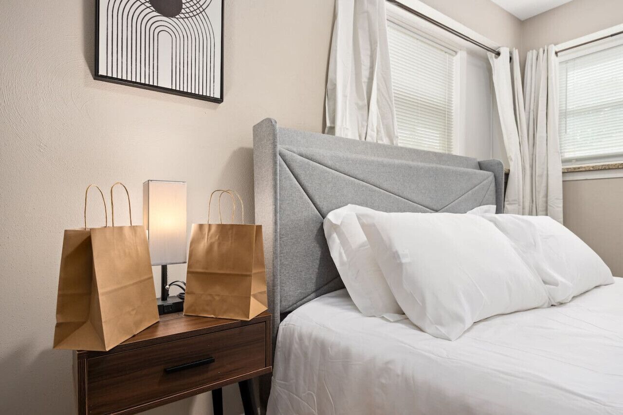 1 bedroom, desk, iron/ironing board, WiFi