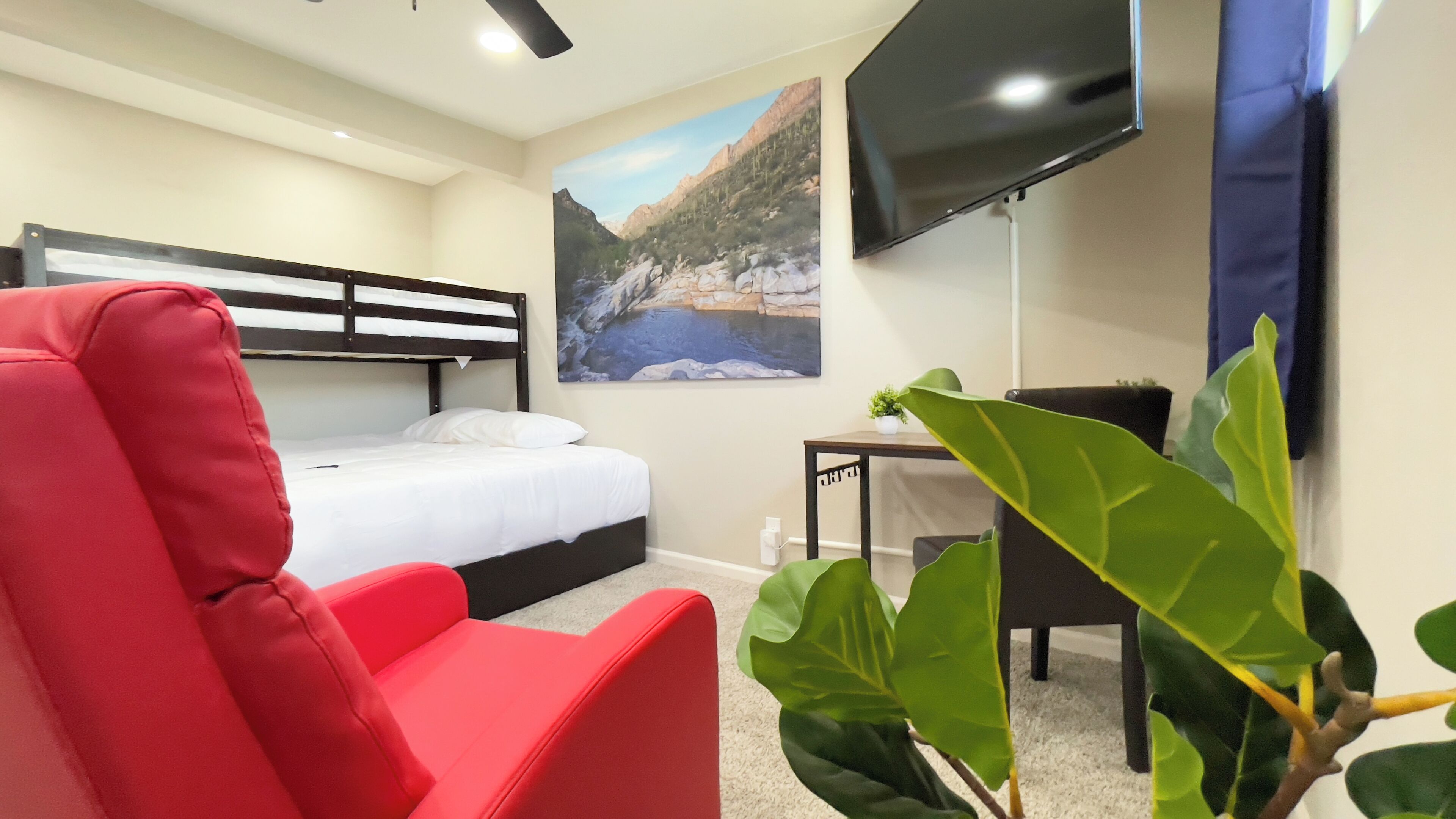 5 habitaciones, escritorio, tabla de planchar con plancha y wifi 