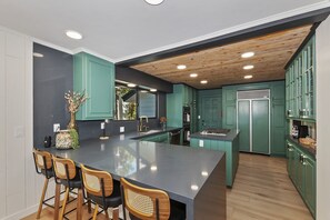 Fridge, microwave, oven, stovetop - Modern Lakeview Lodge, Game Room, Soaker Tub + Decks (Lake Arrowhead)