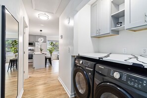 Fridge, microwave, oven, stovetop - Modern Midtown Escape Near Piedmont Park (Atlanta)