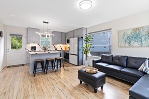 Interior - Modern Midtown Escape Near Piedmont Park (Atlanta)