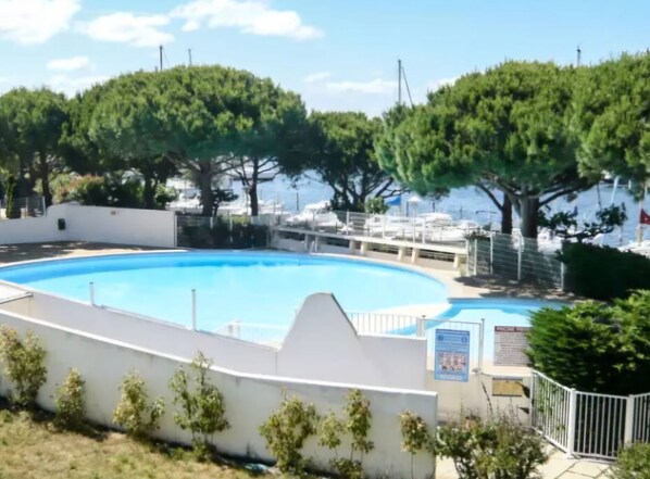 Pool - Le Cosy with its feet in the water. In a residence with swimming pool! Ideal for families (Le Grau-du-Roi)