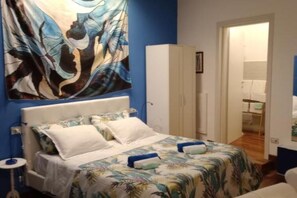 1 bedroom, in-room safe, iron/ironing board, WiFi - Queen of Peace Apartments & Suites with Sauna-Suite King Deluxe (Monopoli)