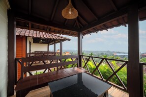 Wooden chalet sea view | Free WiFi