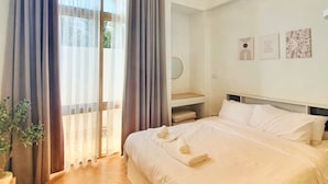 Deluxe Villa, 2 Bedrooms, Air conditioning, Pool View | 2 bedrooms, WiFi (free), bed sheets - Level TWO pool villa Sriracha (Si Racha)