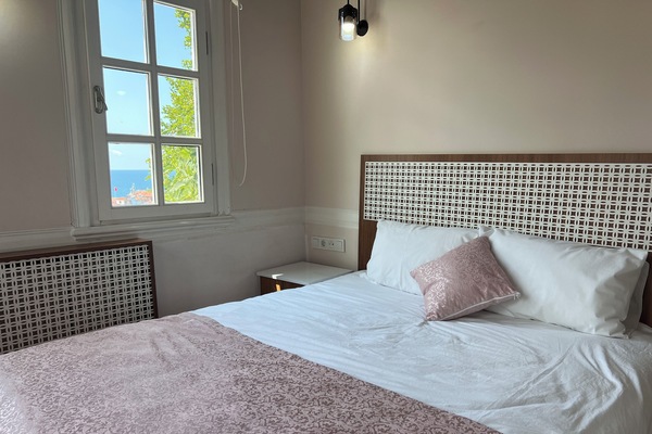 In-room safe, laptop workspace, soundproofing, free WiFi