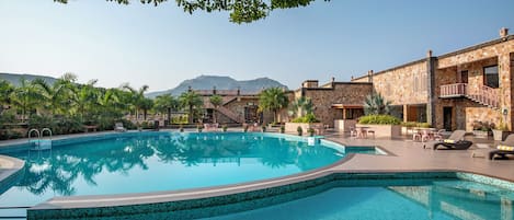 Piscina a l'aire lliure