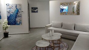 Living area - Appartement élégant avec piscine et emplacement distinctif . (Cabo Negro)