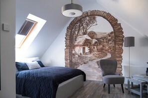 Superior Double Room, Hill View | In-room safe, iron/ironing board, free WiFi - 4 Cats Shelter Apartments (Cák)