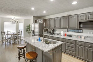 Talo (3 Bedrooms) | Sisätilat