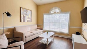 TV - Adorable 1BR condo with pool view at Magnolia (Myrtle Beach)