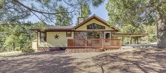 1 Mi to Downtown Ruidoso: Peaceful Forested Cabin!