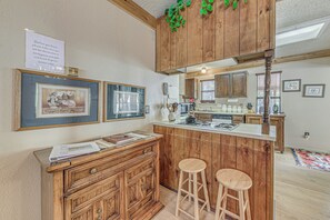 Interior - 1 Mi to Downtown Ruidoso: Peaceful Forested Cabin! (Ruidoso)