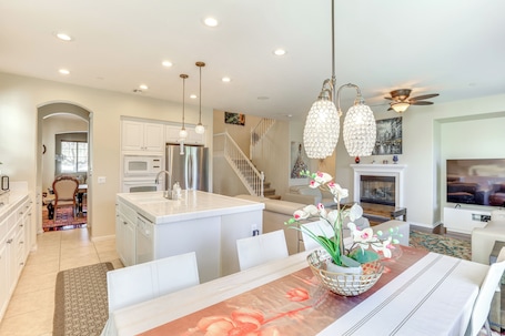 House (5 Bedrooms) | Interior