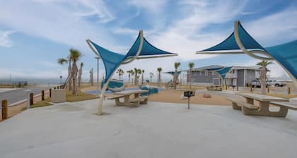 Steps to Beach: Corpus Christi Condo w/ Balcony