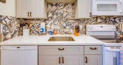 Walk to Beach & Pier: Updated Abode in Rockport!