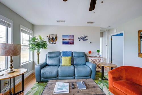 Walk Dtwn: Pet-friendly Townhome in Rockport