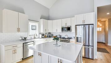 Rumah (4 Bedrooms) | Interior