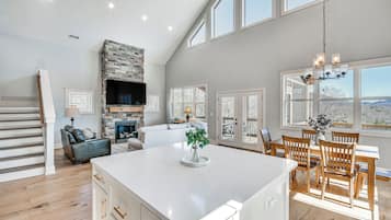 Rumah (4 Bedrooms) | Interior