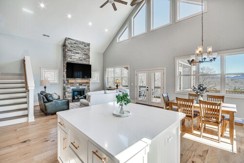 Newly Built Home w/ Mtn Views in Black Mountain!