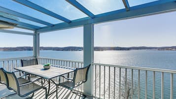 Apartment (3 Bedrooms) | Front of property