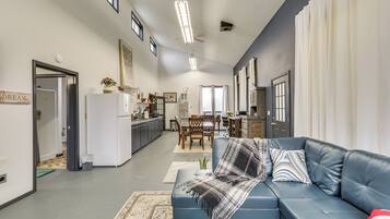 House (2 Bedrooms) | Interior
