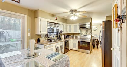 3 Mi to Dover Motor Speedway: Pet-friendly Retreat