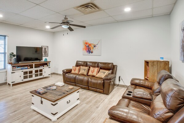 Apartment (2 Bedrooms) | Front of property