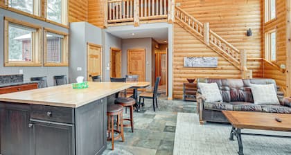 Lakefront Gem w/ Dock & Views in Lac Du Flambeau