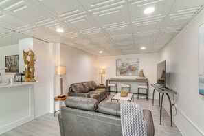 Casa (2 Bedrooms) | Interior