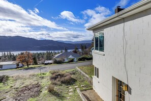 Interior - Outdoor Adventurer's Oasis in White Salmon (White Salmon)
